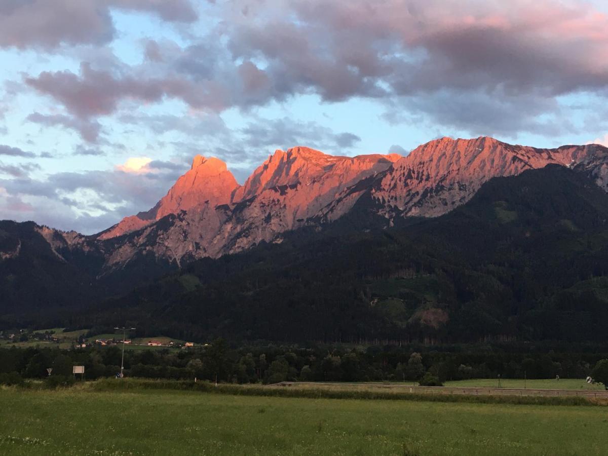 Bed and Breakfast Wengerwirt Zur Laube Weng im Gesause Exterior foto